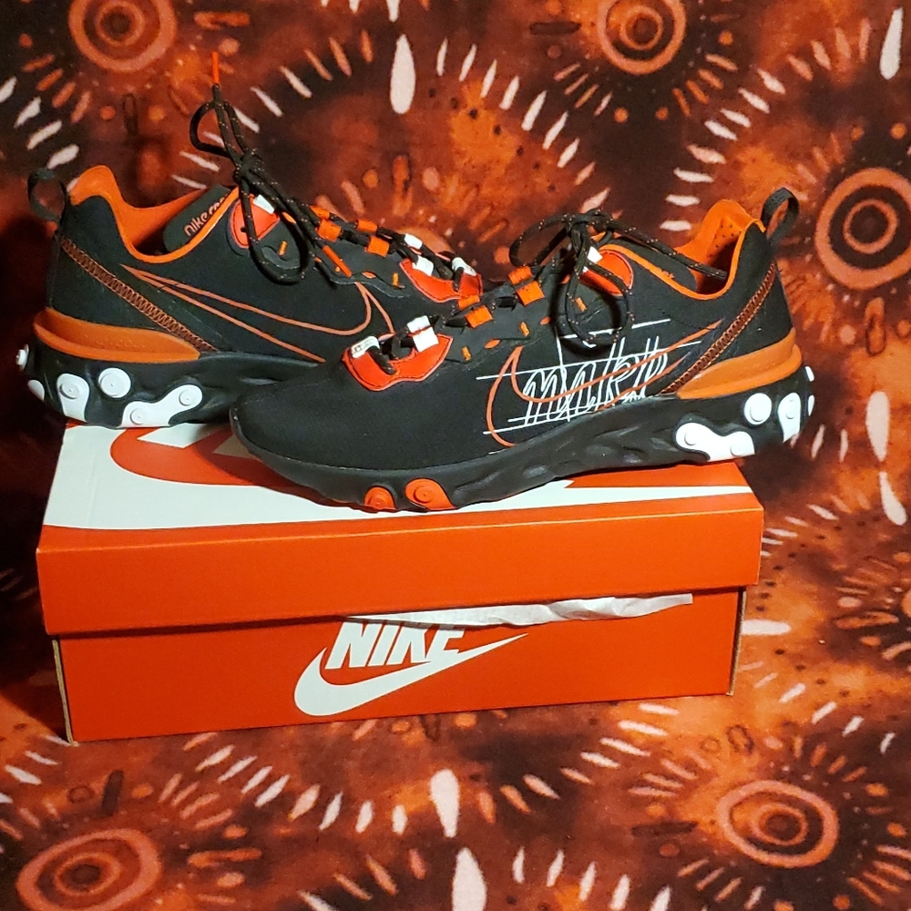 Nike element react 55 "Script".